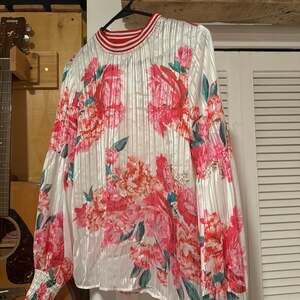 Vici Blouse Size Small Floral Lantern Sleeves